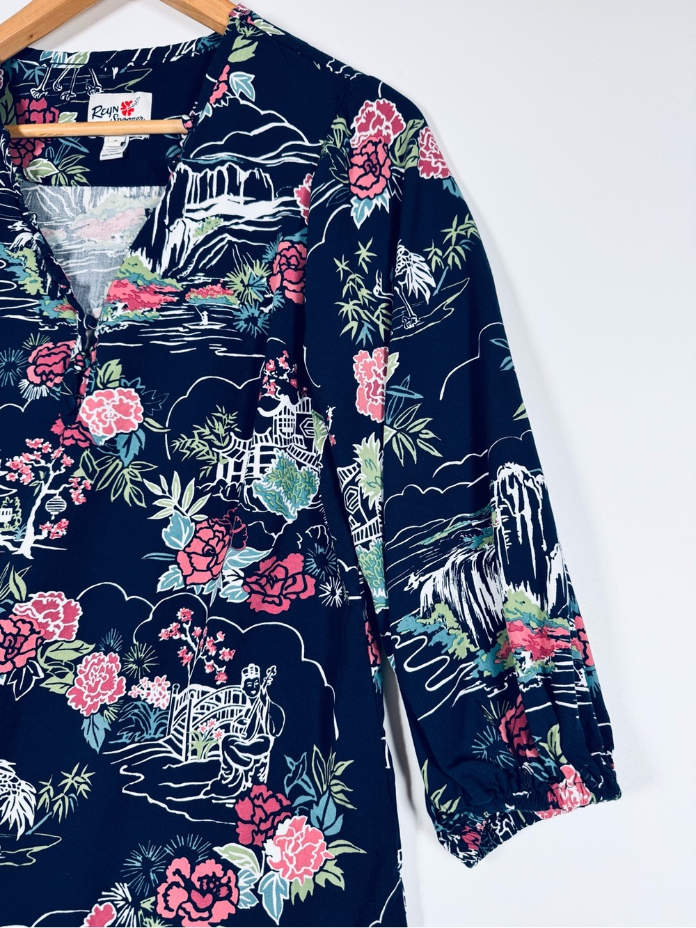 Reyn Spooner Limited Issue Blouse Womens Small Blue Hawaiian Scenic Floral Rayon - Picture 6 of 14